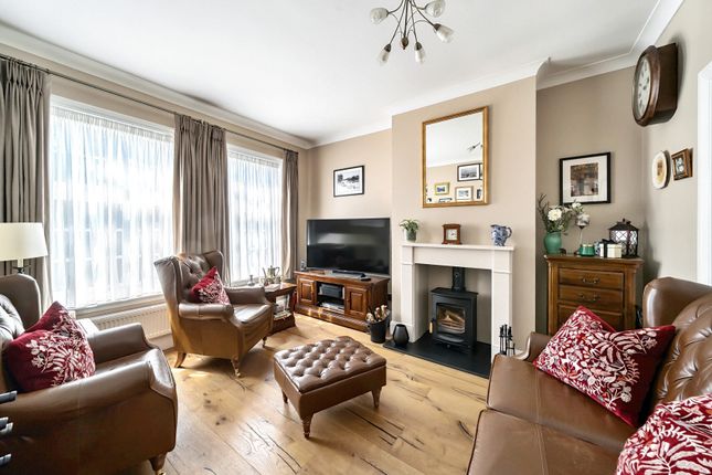 33, Fryent Way, London photo 2
