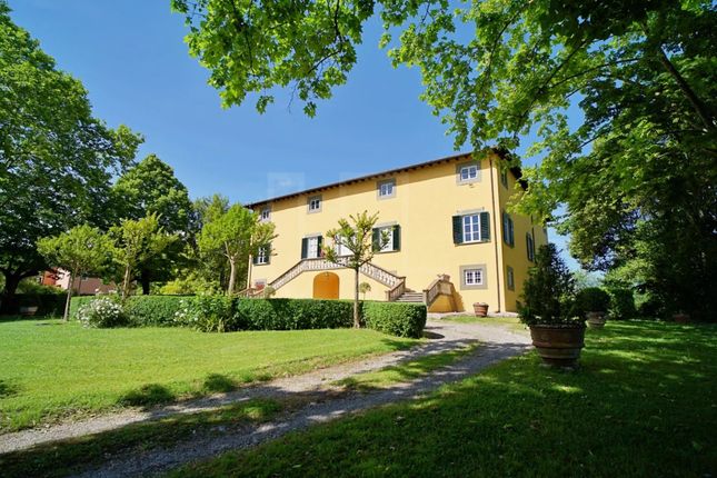 Villa for sale in Lucca, 55100, Italy