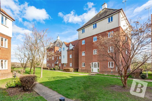 72, Melba Court, Chelmsford photo 4