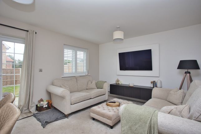 13, Ripple Way, Deal photo 2
