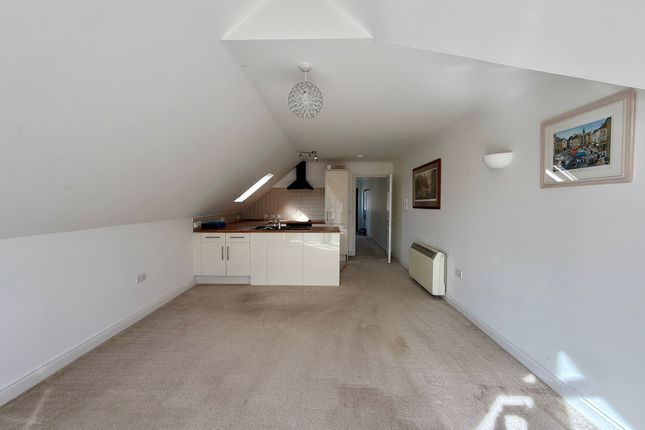 Apt 15, Fountain Court, Teignmouth photo 3