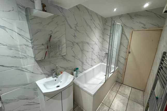 42, Geoffrey Crescent, Hampshire photo 4
