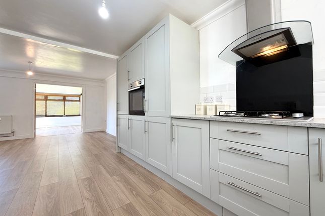 67 Pinecroft Avenue, Aberdare photo 5