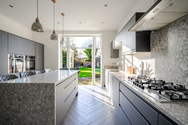 21, Gunnersbury Avenue, London photo 2