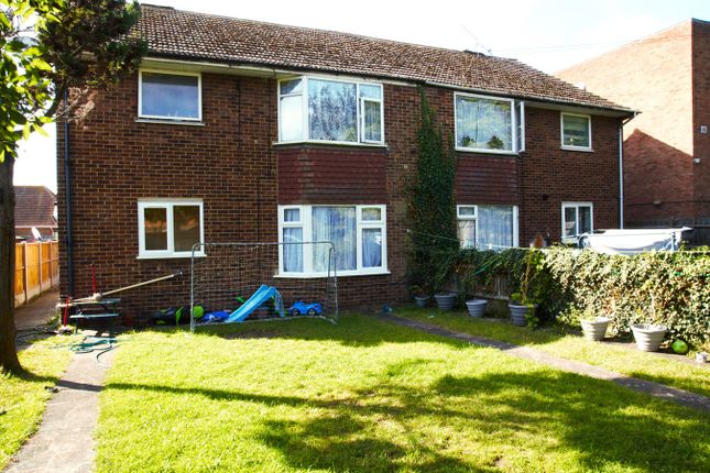 Thumbnail Maisonette for sale in London Road, Slough