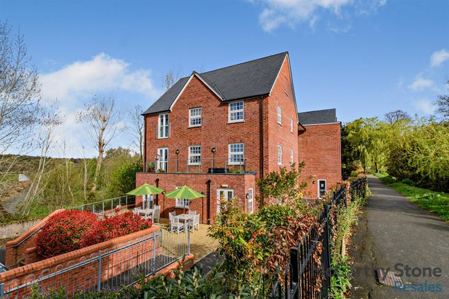 Tumbling Weir Court