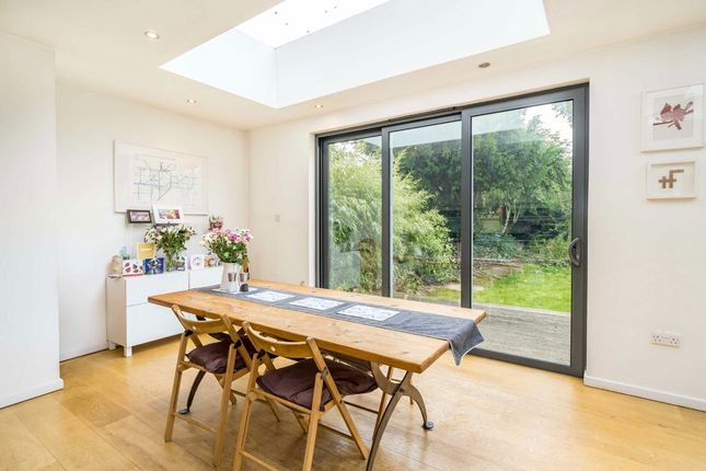16, Hillbury Road, London photo 3