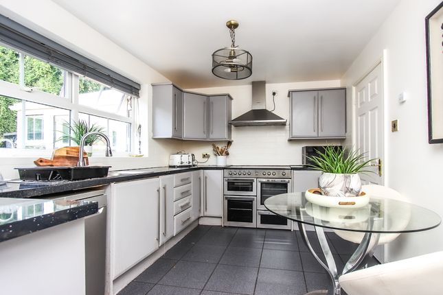 20, Stubbs Close, Wellingborough photo 2