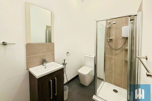 Flat 11,, Windsor Chambers, Huddersfield photo 5