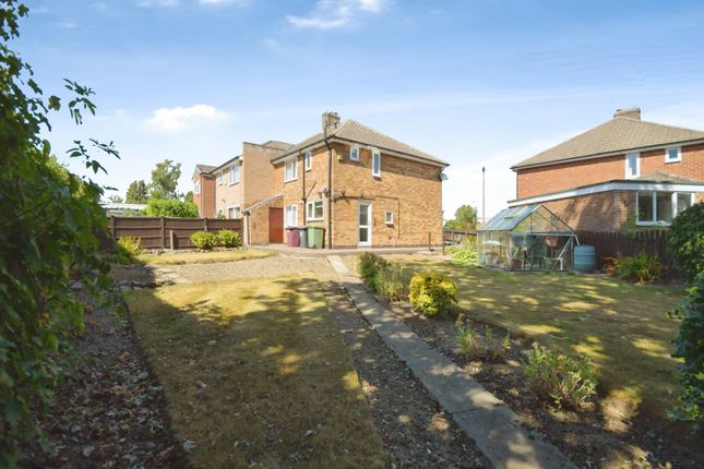 17, Heather Close, Chesterfield photo 4