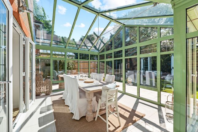 4, Oakwood Rise, Caterham photo 4