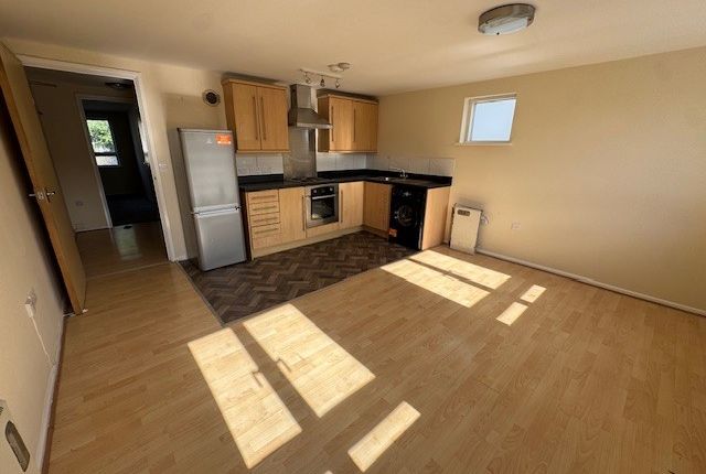 Flat 3, 192, Avonmouth Road, Avonmouth photo 2