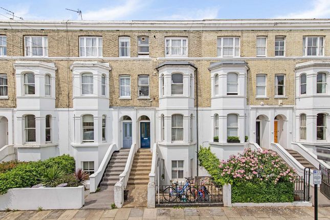 Flat for sale in Westcroft Square, London