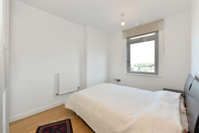Flat for sale in Iona Tower, Ross Way
