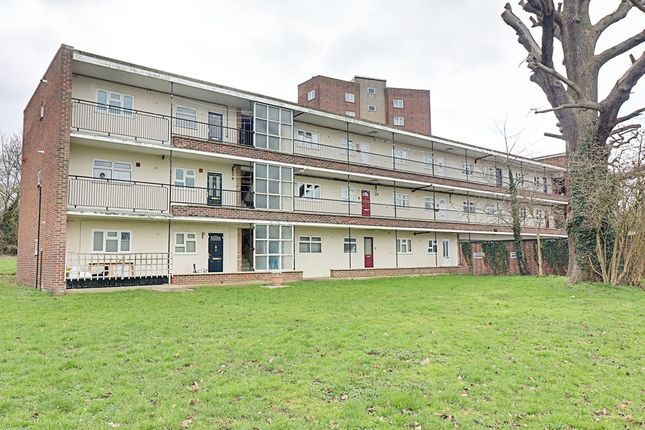Thumbnail Flat to rent in The Lawn, Harlow