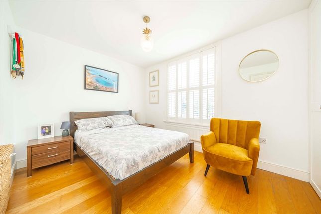 45, Mattock Lane, London photo 4