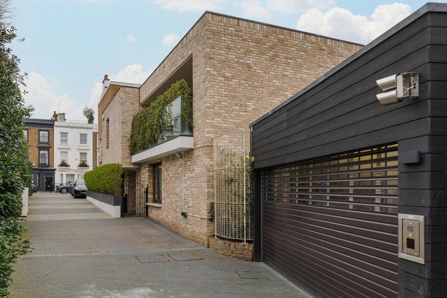Thumbnail Mews house to rent in Victoria Mews, London