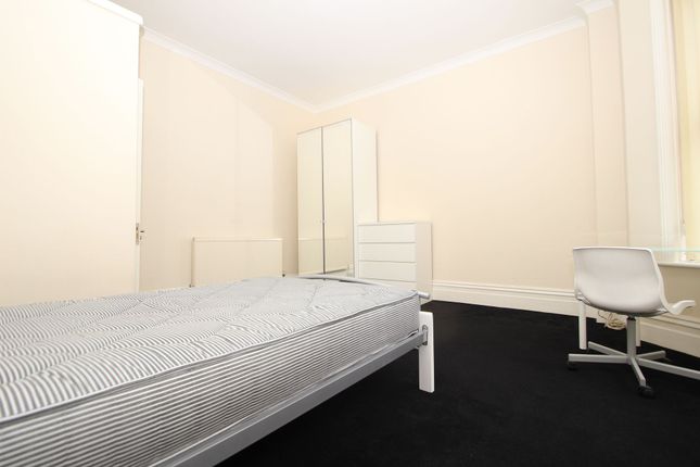 Flat 1, 185 Holdenhurst Road, Bournemouth photo 5