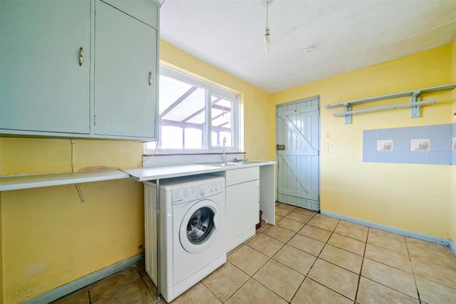 1, Court Close, Weymouth photo 4