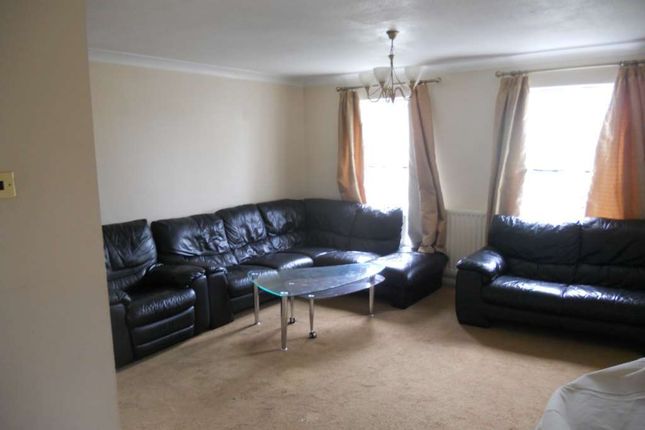 42, Aaron Hill Road, London photo 4