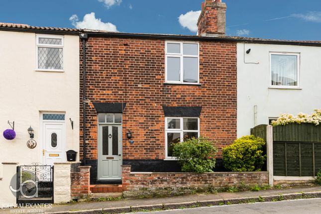 Terraced house to rent in Oxford Road, Manningtree