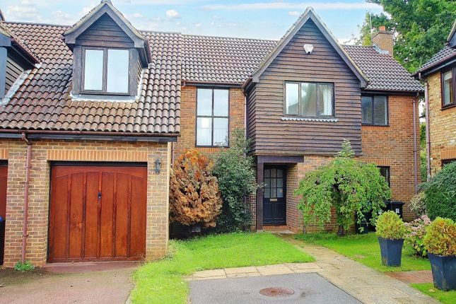 Thumbnail Link-detached house for sale in Knaphill, Woking, Surrey