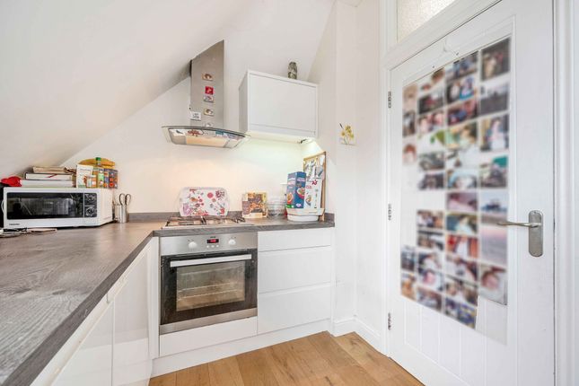 4c Sloane Close, Goring on Thames photo 2