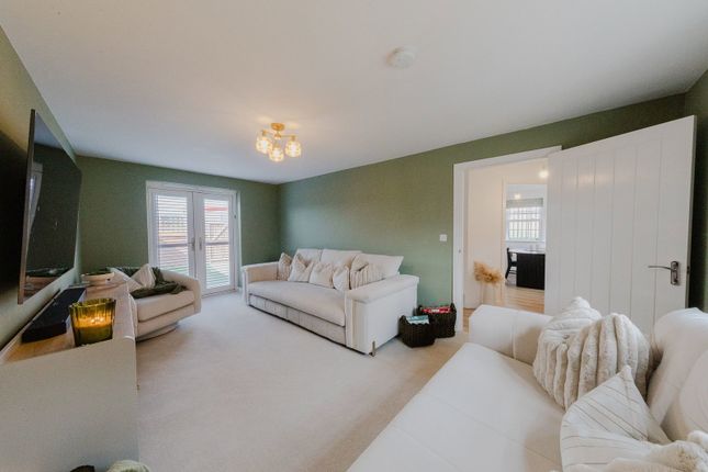 4, Yeoman Road, Towcester photo 4