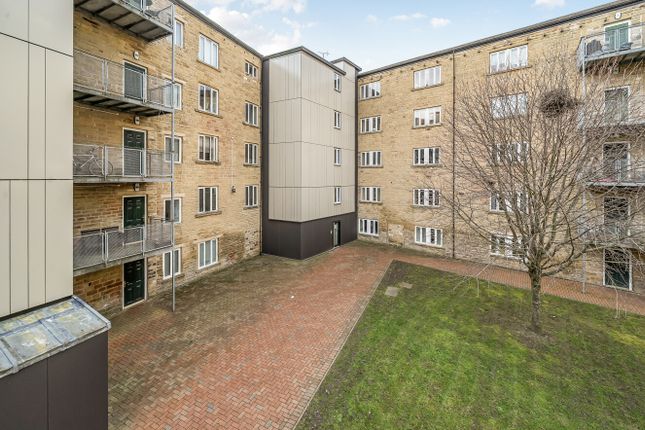 28,, Carr Mills, Buslingthorpe photo 4