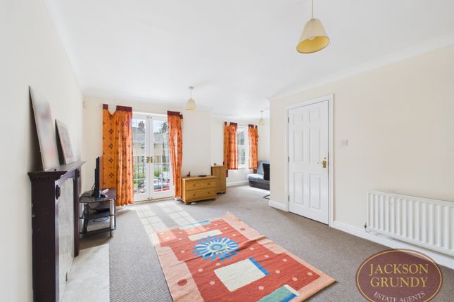 12, Scholars Court, Northampton photo 2
