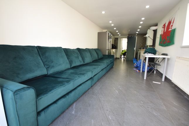 7-bed terraced on Richards Street, Cardiff, £3,675/mo