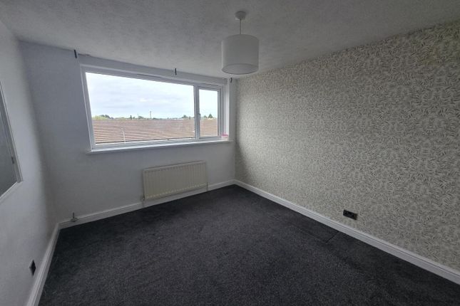 21, Caxton Walk, South Shields photo 5