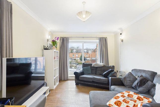 14, Diglis Court, Worcester photo 3