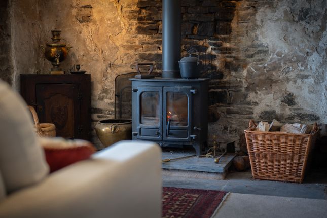 Frongogfarm_Livingroom02