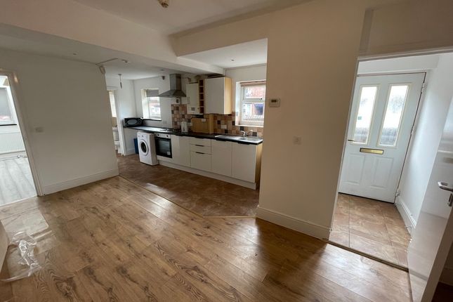 Flat to rent in Page Hall Road, Sheffield