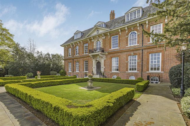 Flat for sale in The Mansion, Balls Park, Hertford