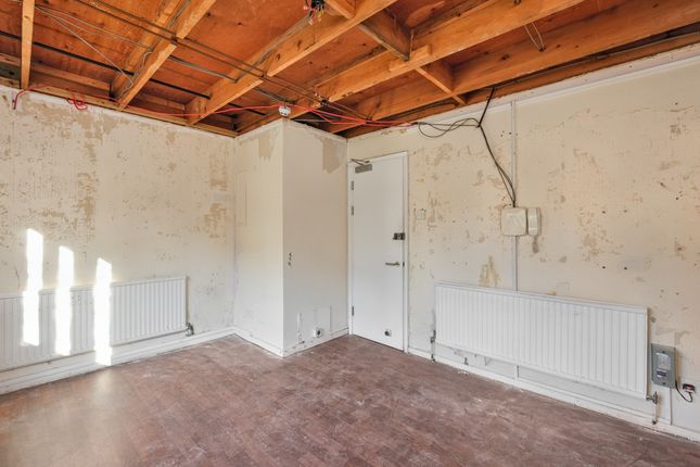 22-23 Blackheath Crescent, Milton Keynes photo 5