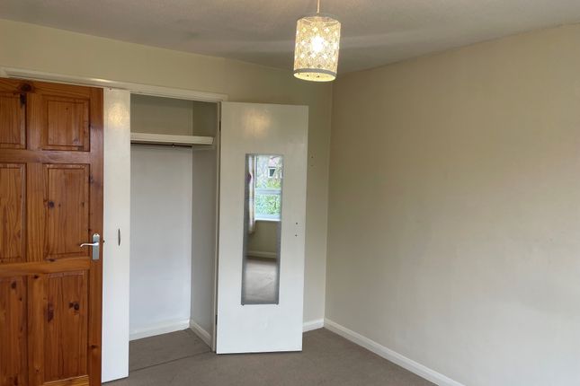 Flat for sale in Rectory Close, Bracknell