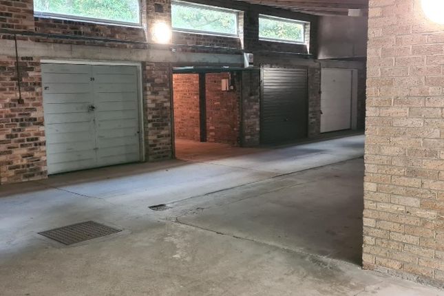 Studio parking on Ravelston Heights, Ravelston, Edinburgh, EH4 3LX, Edinburgh, £210/mo