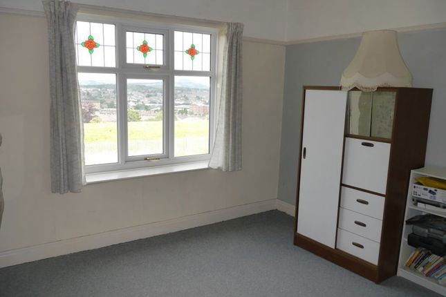6, Park Crescent, Accrington photo 3