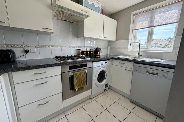 33, Honeysuckle Way, Herne Bay photo 4
