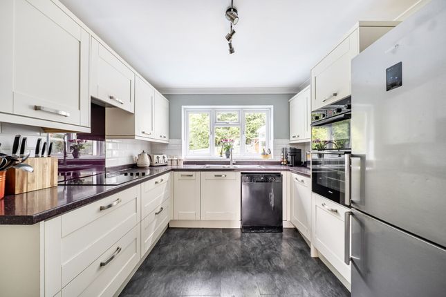 25 Foxholes, Horsham photo 3