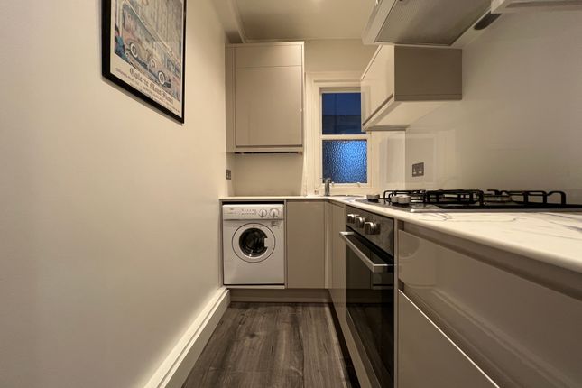 Flat to rent in Abbey Road, London