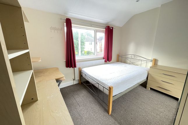 Headingley Lane, Leeds photo 3