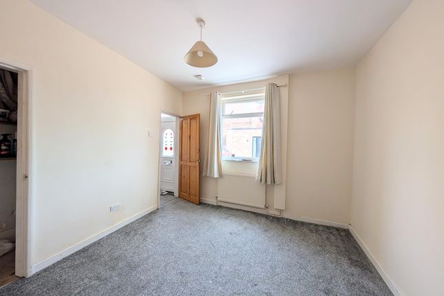 2, New Barlborough Close, CHESTERFIELD photo 5