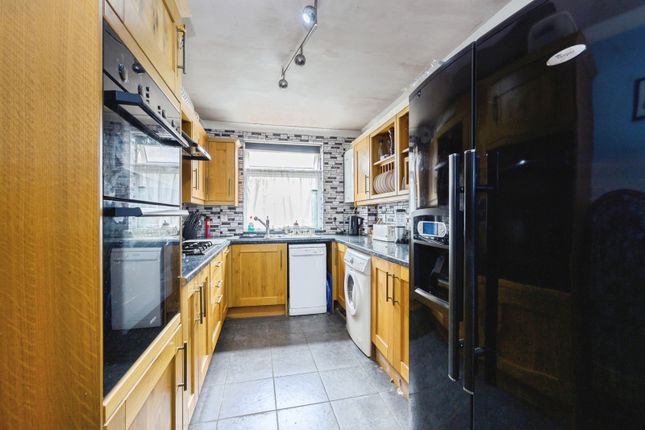 5 Ringstead Court,, Ringstead Road, Sutton photo 3