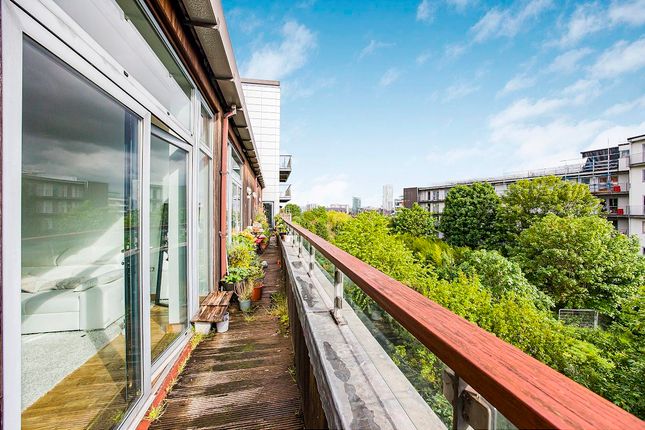 Flat for sale in Iron Works, Hackney Wick
