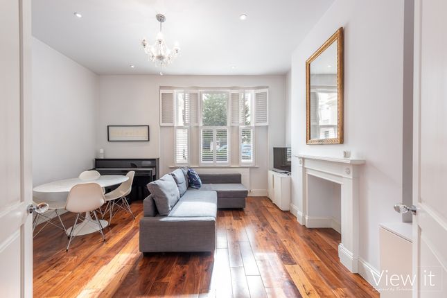 Thumbnail Flat to rent in Sutherland Street, Pimlico, London