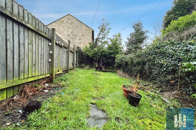 186, Blackmoorfoot Road, Hudderfield photo 5