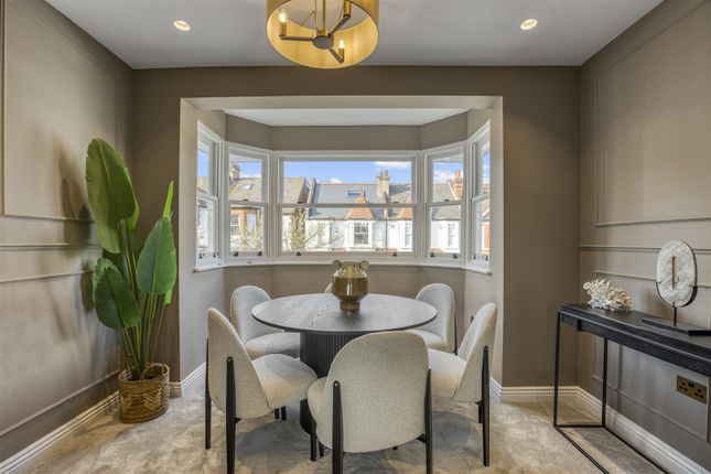 81, Fallow Court Avenue, London photo 4